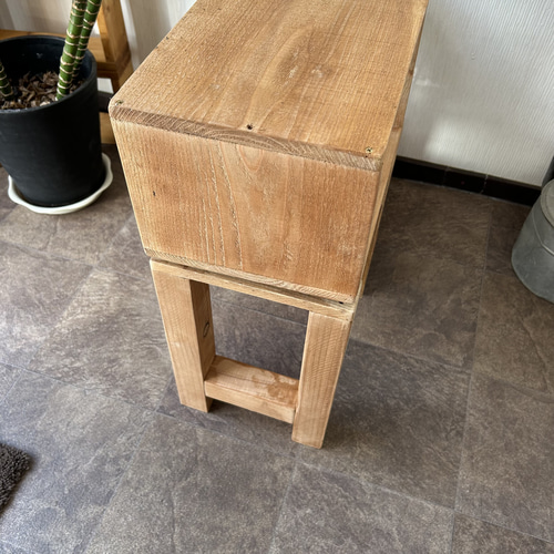 ステップシェルフ 3段オープンシェルフ 飾り棚 ディスプレイラック 杉