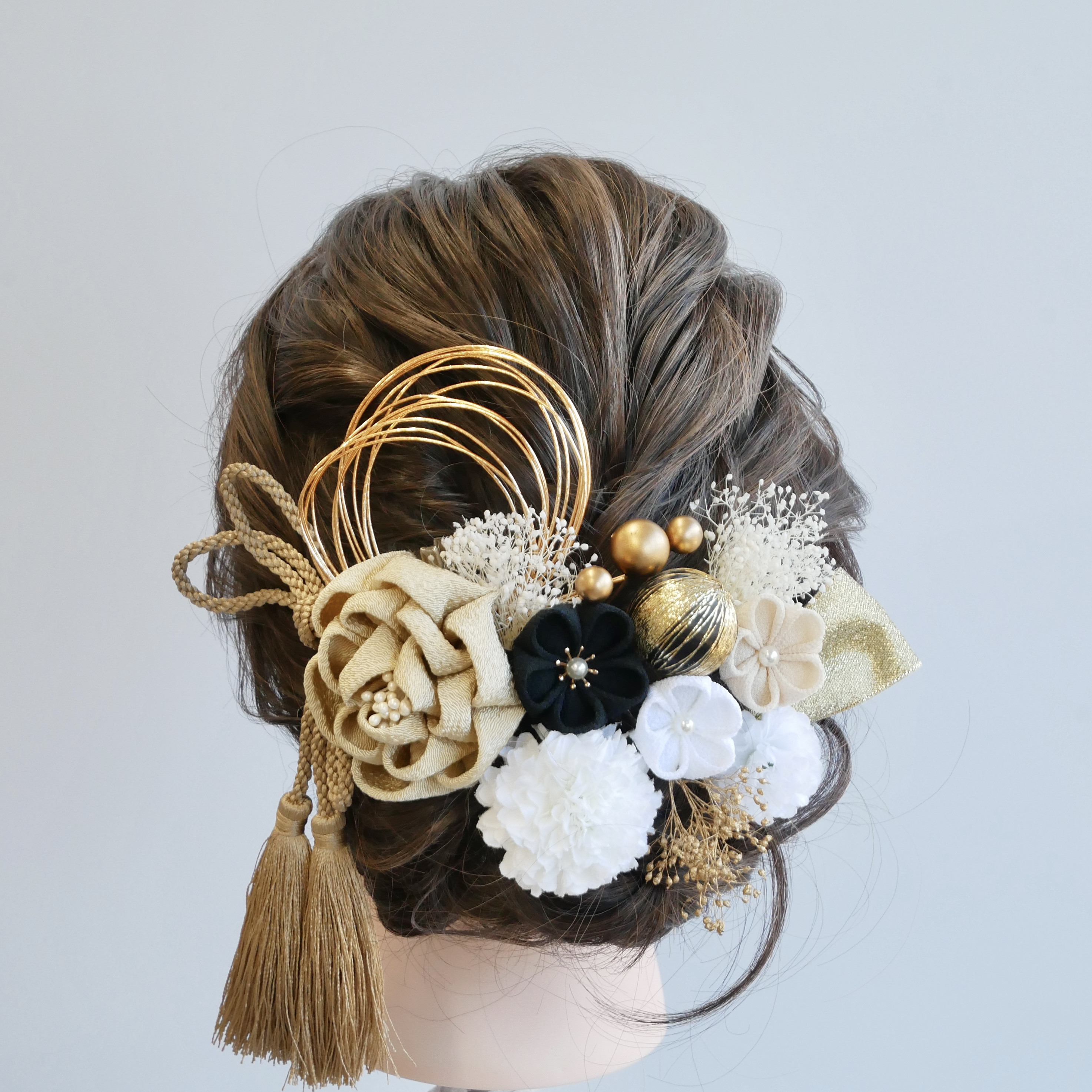 A457  カメリア　つまみ細工　ドライフラワー　髪飾り　黒　ゴールド　成人式　前撮り　卒業式　結婚式