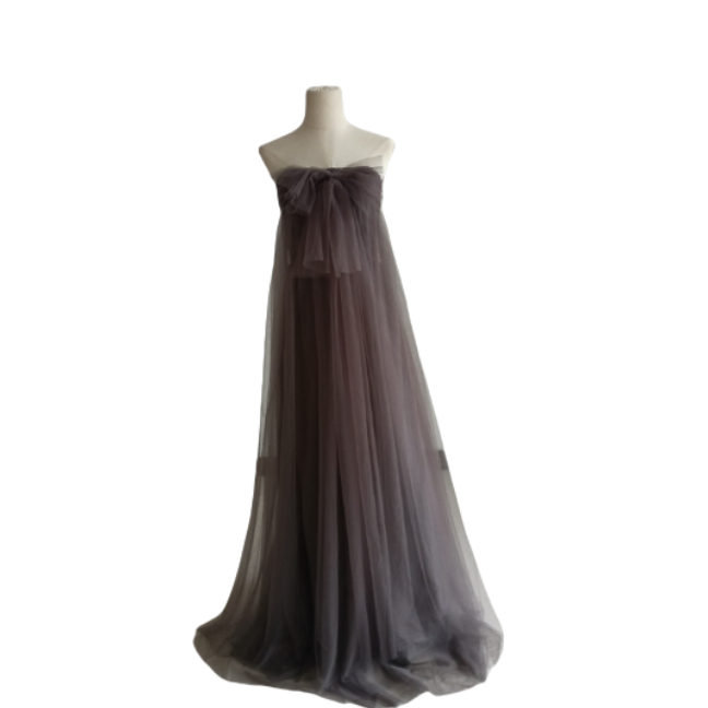 パーティードレス グレー ベアトップ 床付く 柔らかく重ねたチュールスカート デザイン感 前撮り