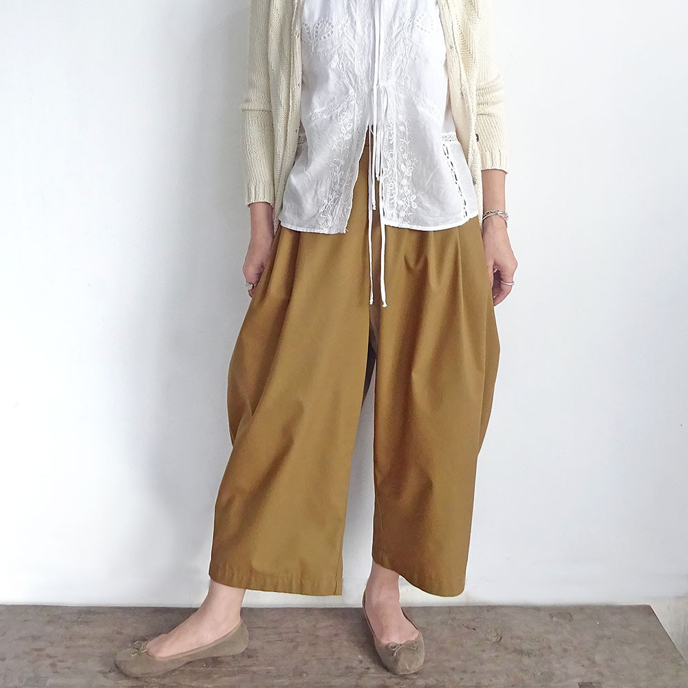 コクーンパンツ　コットンキャンバス（キャメル）