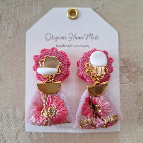 つまみ細工〗インド刺繍リボンタッセルイヤリング&ピアス くすみカラー