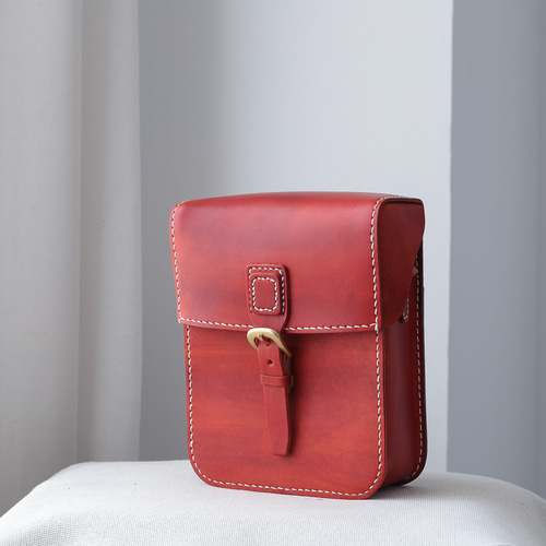 ☆1個限りキャンペーン中！☆本革手作りのレザーショルダーバッグ