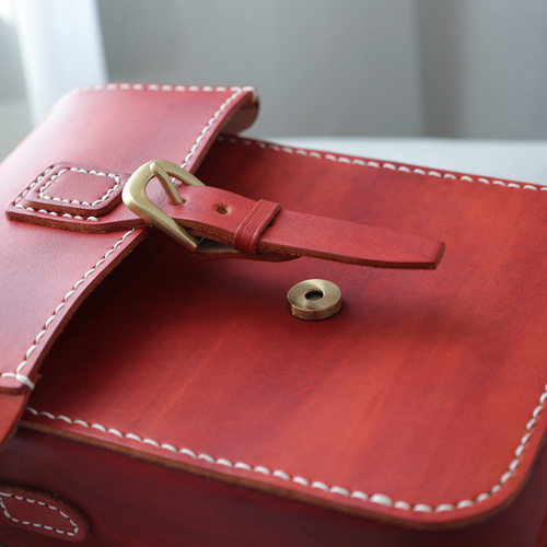 ☆1個限りキャンペーン中！☆本革手作りのレザーショルダーバッグ