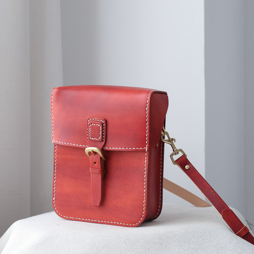 ☆1個限りキャンペーン中！☆本革手作りのレザーショルダーバッグ