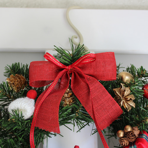 サンタクロースのプレゼント クリスマスリース メリークリスマス