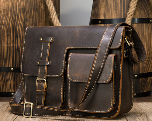 Vintage 本革　c-boy style ショルダー　メッセンジャーバッグ Vintage 本革 c-boy style ショルダー メッセンジャーバッグ