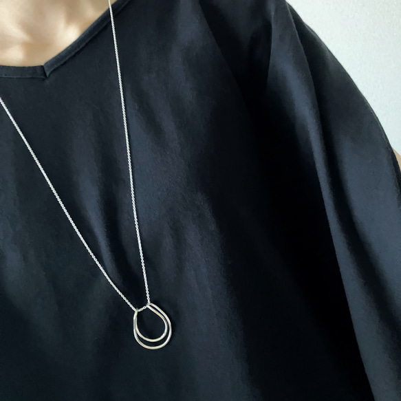 コーデのアクセントに＊ニュアンスフープのロングネックレス　75cmチェーン　silver925 2枚目の画像