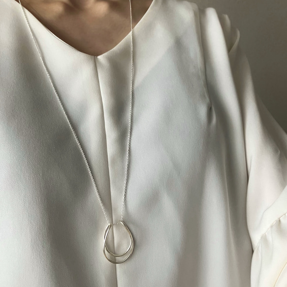 コーデのアクセントに＊ニュアンスフープのロングネックレス　75cmチェーン　silver925 3枚目の画像