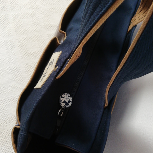 A4ビジネストートバック 外ポケット沢山 【外ポケット6個❗】底鋲つき