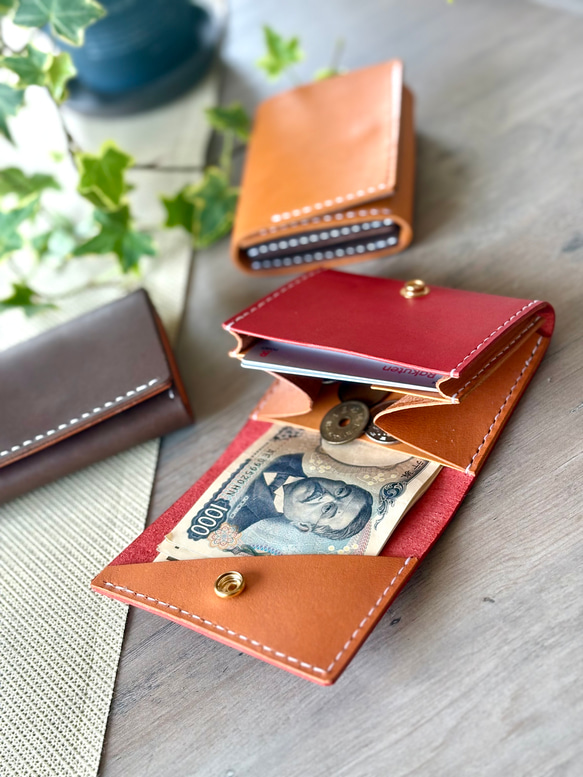 国産レザー使用　レジ前でスムーズなお支払い　ふたつ折り財布　小さい財布  コンパクト財布 5枚目の画像