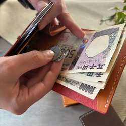 国産レザー使用　レジ前でスムーズなお支払い　ふたつ折り財布　小さい財布  コンパクト財布 15枚目の画像