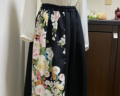 美品☆正絹黒留袖リメイク　袴風巻きスカートパンツ☆ 巻きスカート風袴パンツ | ku-ae.style