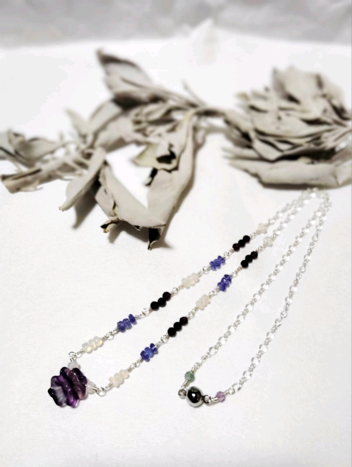 「天然石の花冠ネックレス」　F