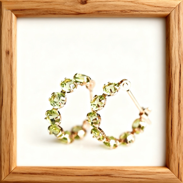 再販 多数!小さめ「ペリドット」花輪✨ピアス　 2枚目の画像