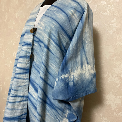 184藍染めジャケット(筒巻き絞り染め)本藍、手染め、花、木のボタン  