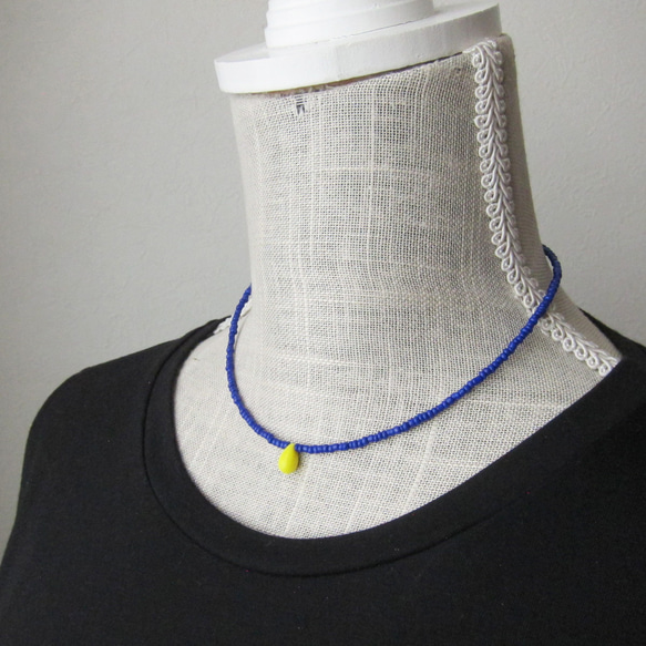 ブルー レモンイエロー しずく ガラス ビーズ ネックレス 青 群青