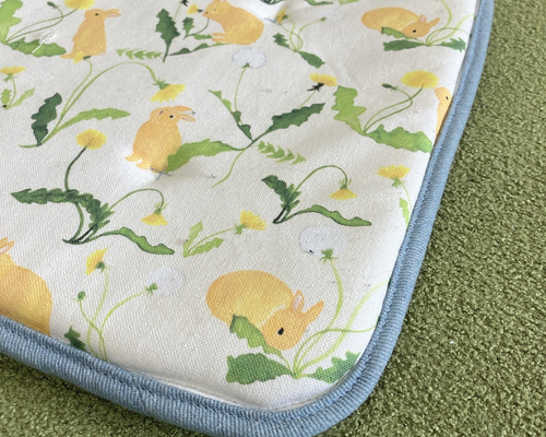 うさぎの癒されマット Mサイズ(たんぽぽとうさぎ) クッション・ベッド