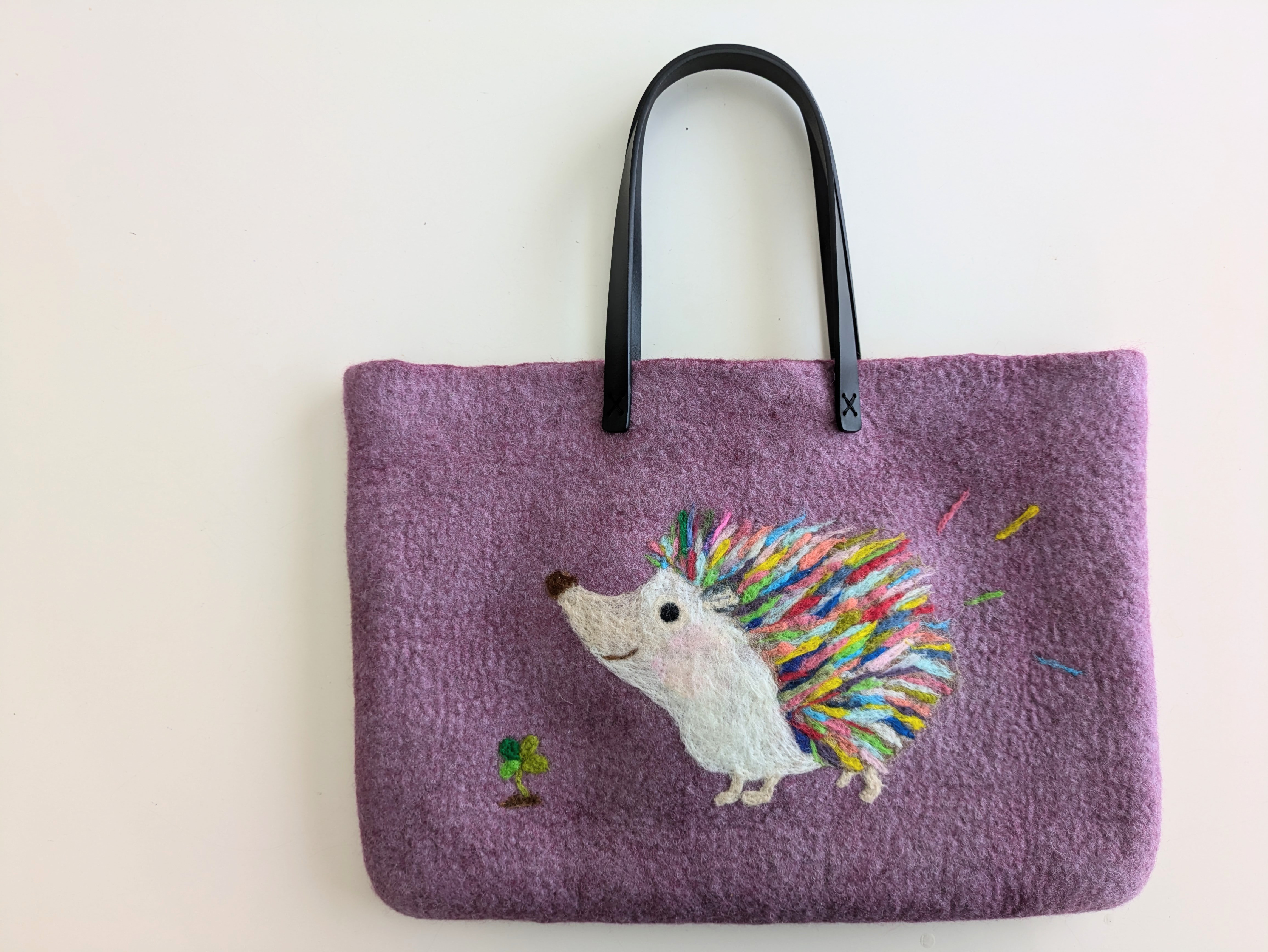 カラフルなハリネズミのバッグ