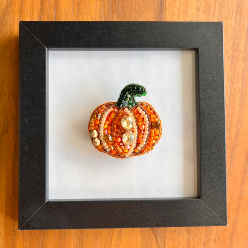 かぼちゃ③　ベージュ生地　刺繍ブローチ　ハロウィン hqdefault.jpg