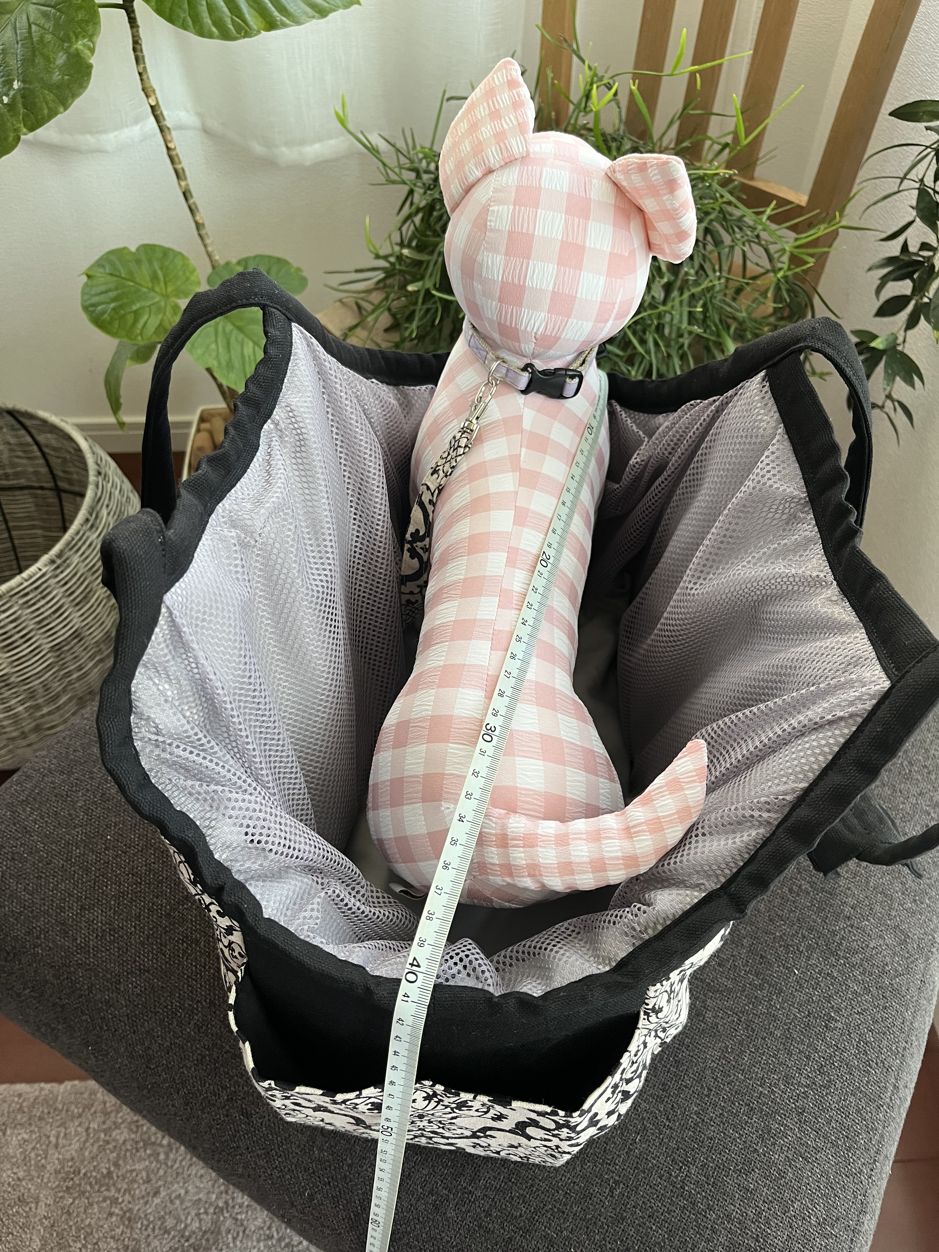 ペット用キャリーバッグ (Mサイズ) 飛び出し防止リード、メッシュネット付き