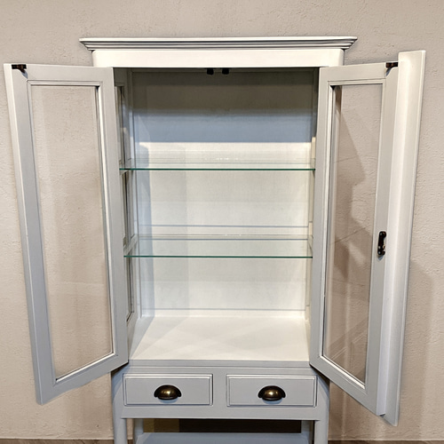 送料込 ⭐︎ アンティーク調 ホワイト ガラスキャビネット ガラスキャビネット アンティーク調 ホワイト / キャビネット