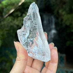 虹入り！ヒマラヤ水晶原石☆インド産☆瀧川神社にて浄化☆98mm！199g