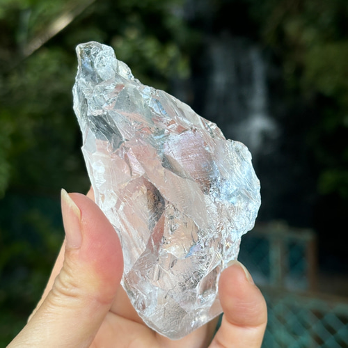 水入り 水晶 ヒマラヤ水晶 (インド領) 虹入り！ヒマラヤ水晶原石☆インド産☆瀧川神社にて浄化☆98mm！199g