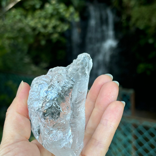 虹入り！ヒマラヤ水晶原石☆インド産☆瀧川神社にて浄化☆98mm！199g