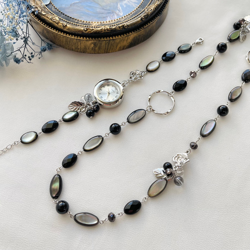 黒蝶貝とオニキスの天然石ブレスウォッチ 腕時計 Lumiere 通販