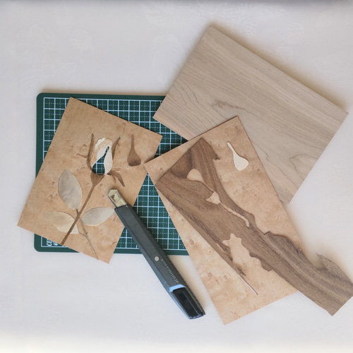 MADE OF WOOD] 木の絵画 木象嵌 薔薇 はがきサイズ イーゼル付き