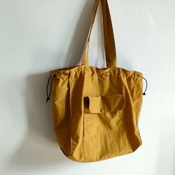 撥水ナイロンよくばり3way巾着トート・マスタードイエロー 撥水ナイロン　サブバッグ　巾着バッグ 5枚目の画像