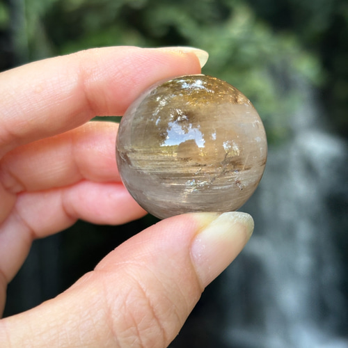 【虹入り】ガーデンクォーツ スフィア 僅かに虹入り！エンジェルヘアルチル千層ガーデンクォーツ