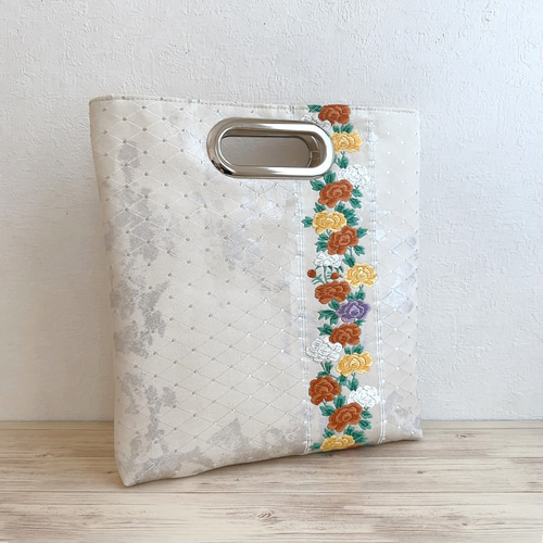 絹の帯から2wayクラッチバッグ 沢山の牡丹花文柄 帯リメイク343