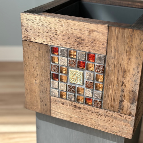 ナチュラルウッドとタイルが魅力なダストボックス ゴミ箱