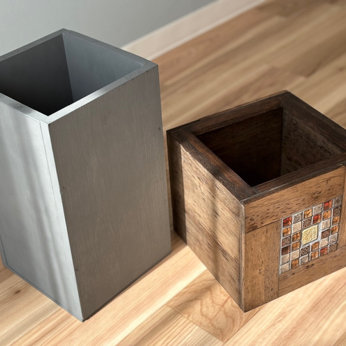 ナチュラルウッドとタイルが魅力なダストボックス ゴミ箱