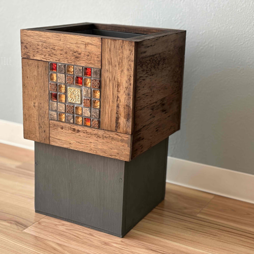 ナチュラルウッドとタイルが魅力なダストボックス ゴミ箱