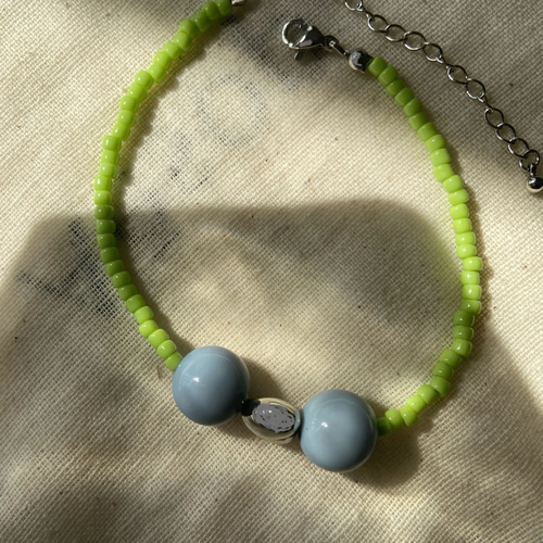 黄緑色ビーズブレスレット ビーズ ブレスレット 黄緑 ブレスレット AME 通販 18244653｜Creema