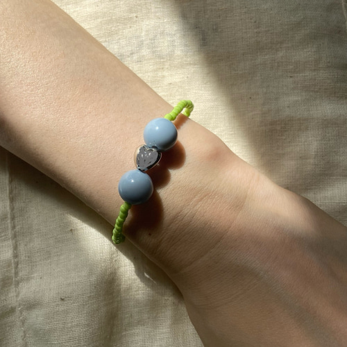 黄緑色ビーズブレスレット ビーズ ブレスレット 黄緑 ブレスレット AME 通販 18244653｜Creema