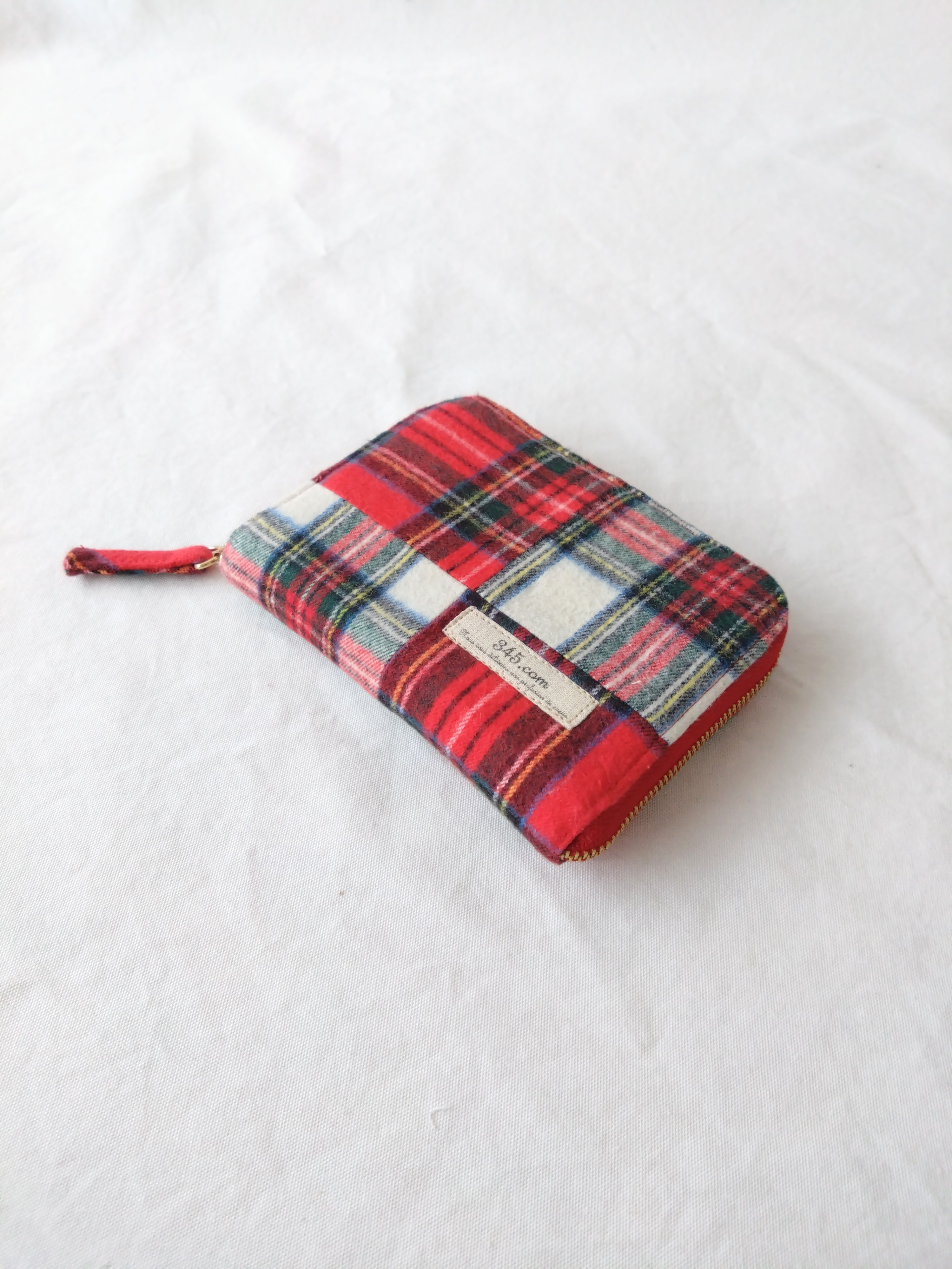 タータンパッチのハーフウォレット*Red＆White