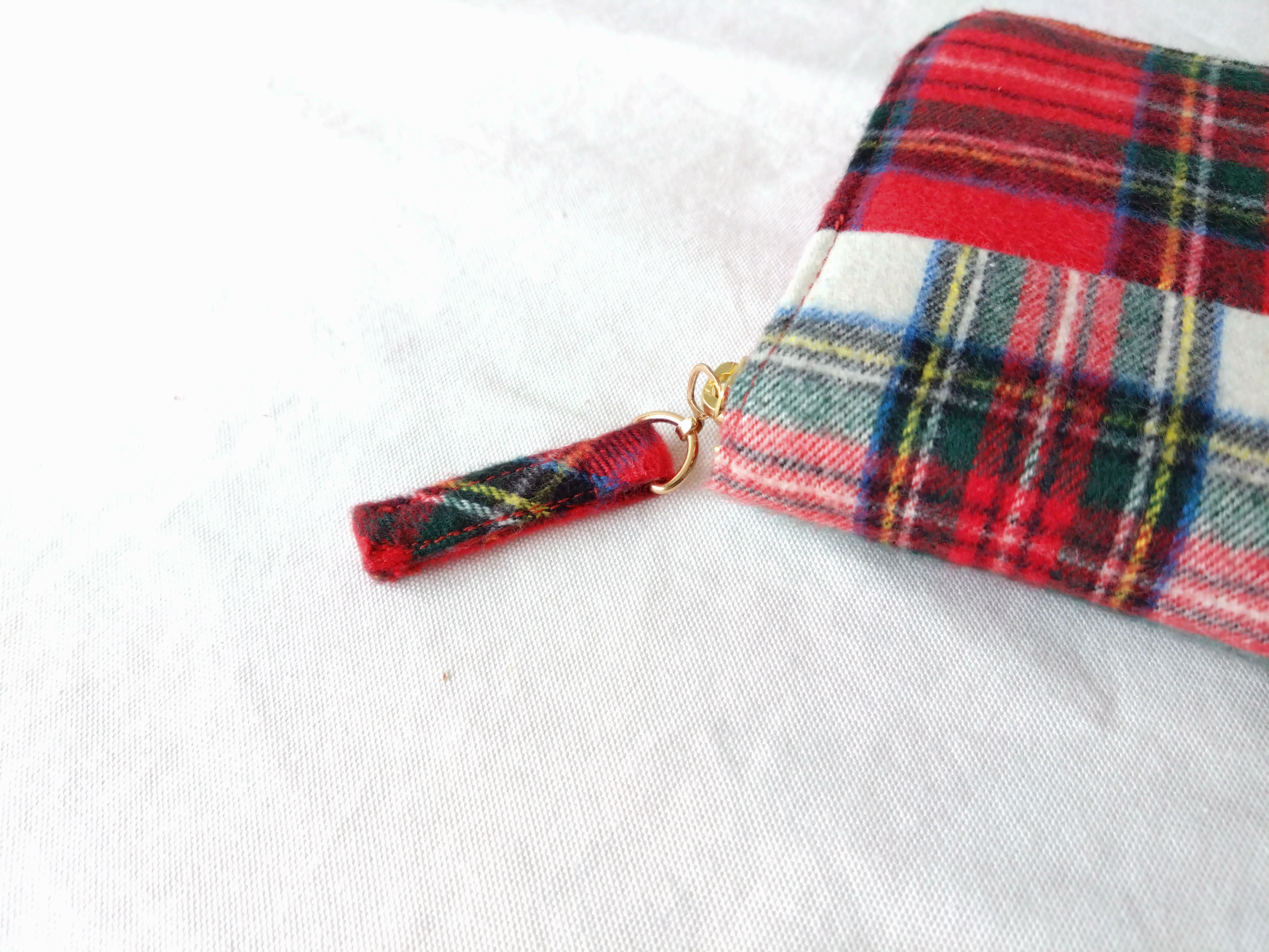 タータンパッチのハーフウォレット*Red＆White