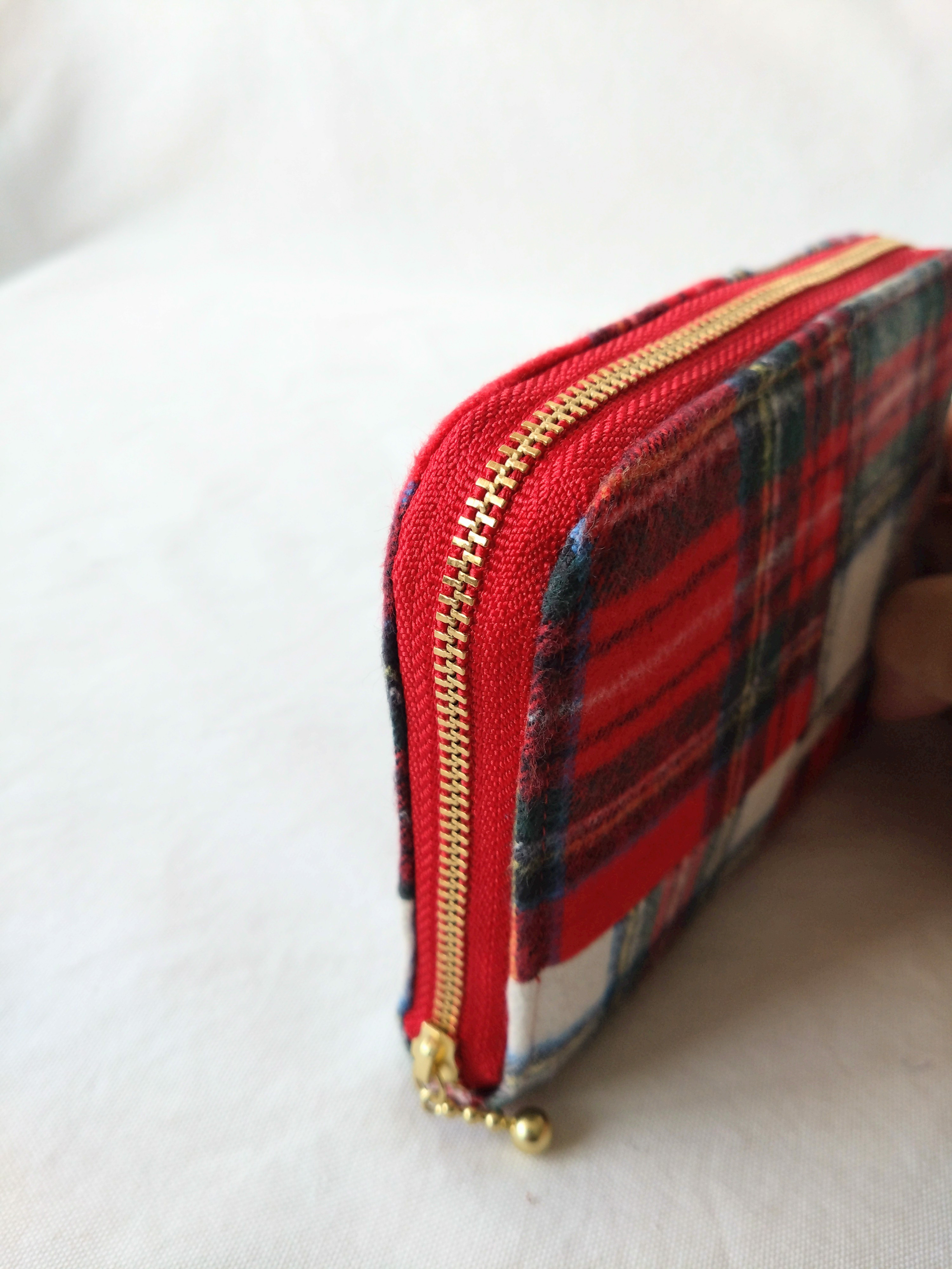 タータンパッチのハーフウォレット*Red＆White