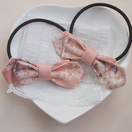 ♡ハンドメイド♡ヘアゴムリボン 桜柄】リボンのヘアゴム(小)2個セット ヘアゴム Handmade ੯‧̀͡u