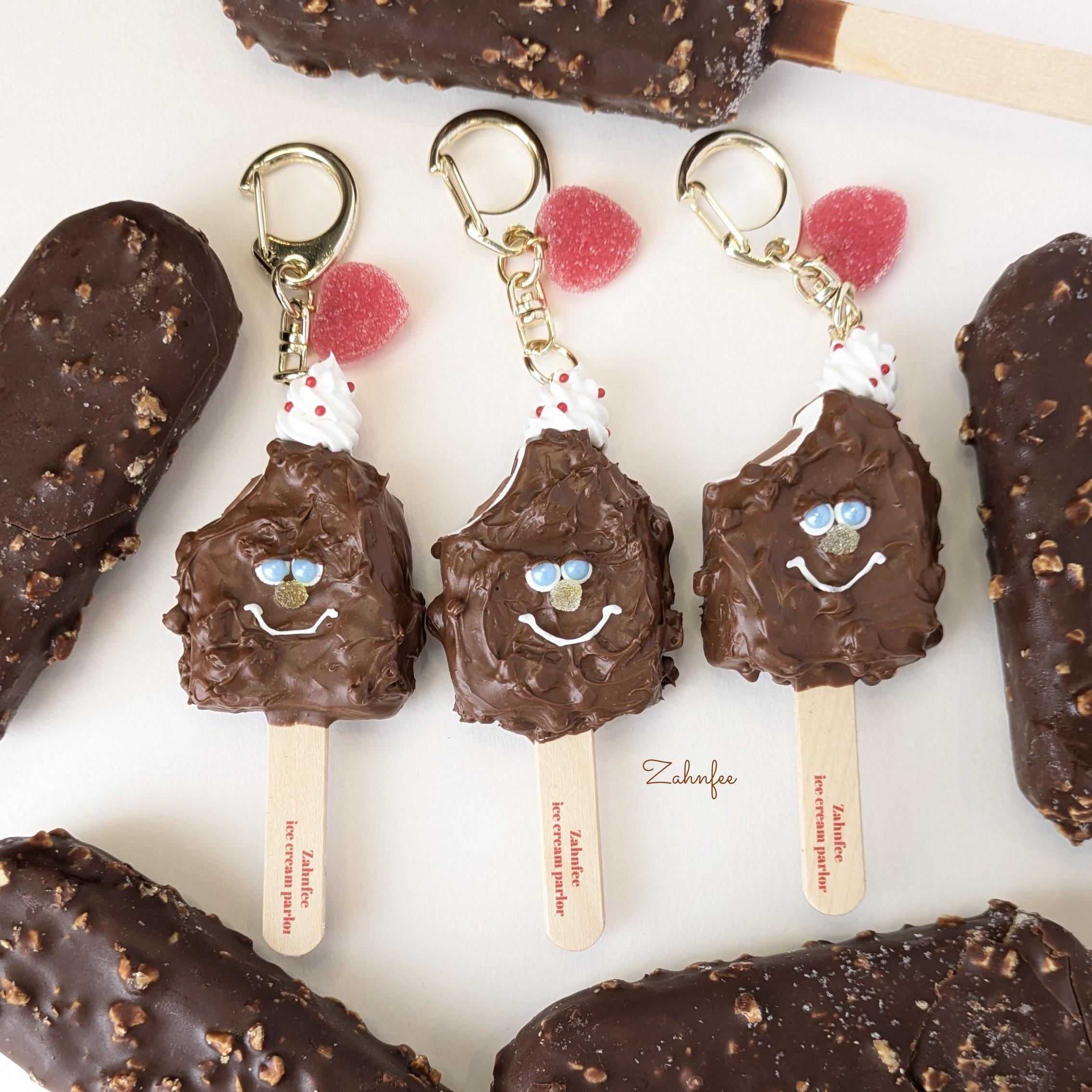 再販】チョコクランチアイスさんキーホルダー(バニラ) キーリング