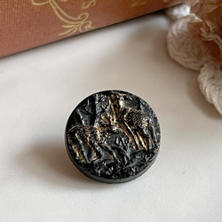 送料無料】1900年前半 チェコ ブラックガラス ボタン 2匹の鹿