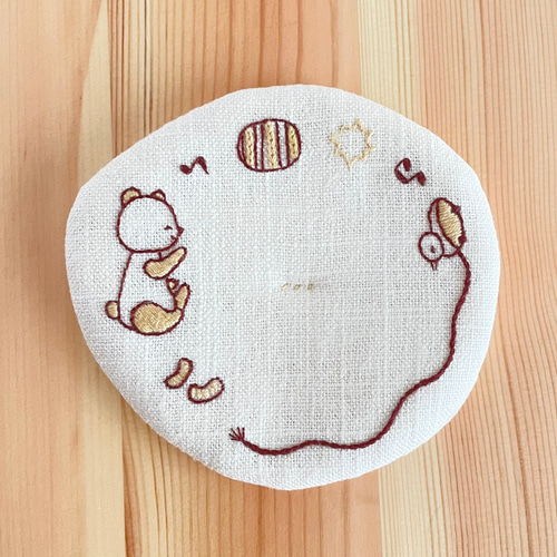 手刺繍コースター ぬいぐるみ（くま）とおもちゃ お渡し袋入 麻 
