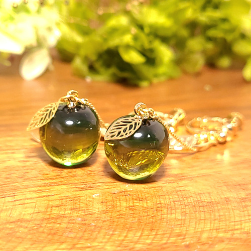 セット販売】透き通る抹茶のりんご ネックレス&イヤリング(ピアス