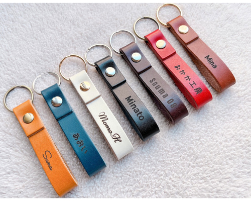 金具が選べるストラップキーホルダー】 レーザー刻印 栃木レザー 革 席