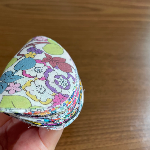お買い得♡お揃い　リバティ　シングルリボン、くるみボタン　贅沢4個セット リバティ はぎれ 38㎜くるみボタン用 30枚 はぎれ YUKI 通販 18246022