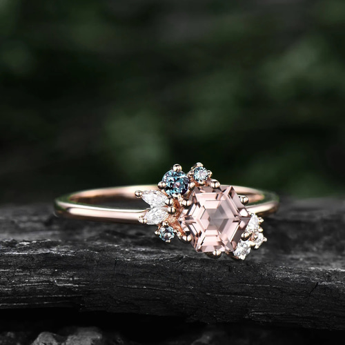 ヘキサゴンカット ピンクモルガナイトリング - エンゲージメントリング