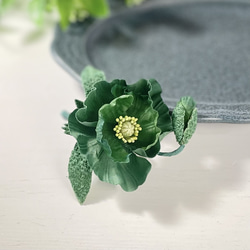 布花ふわっとパープルスイートピーのコサージュ。 コサージュ 布花工房